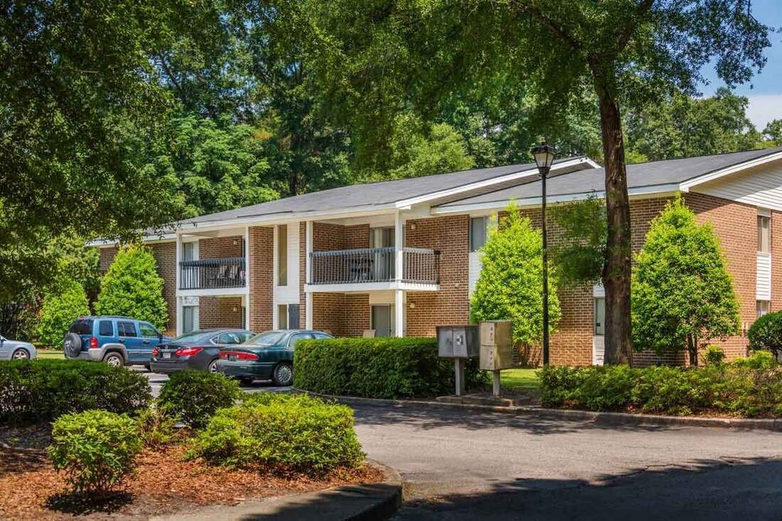 Landmark Woods & Basswood Apartments